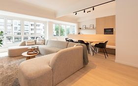 Deluxe 3 Bedrooms Apartment With Casino View At The Beach And Free Parking
